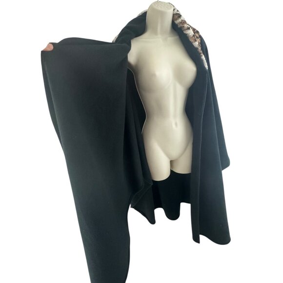 Liz Claiborne Black Fleece Cape Coat Poncho Attached Fur Leopard Scarf One Size - Picture 4 of 9